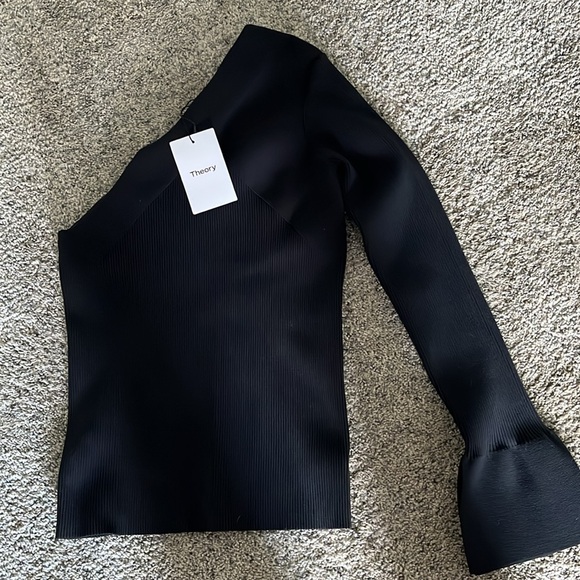 Brand new never worn Theory ribbed one should top size small - Picture 2 of 4